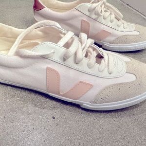 Veja pink and white sneaker size 39 EU
